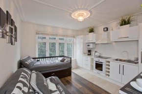 Stylist Studio 17 minutes to City
